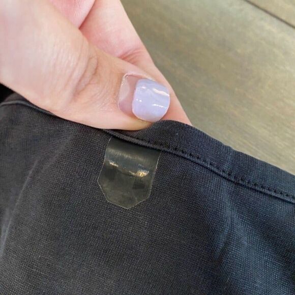 Under Armour Black Athletic Cropped Shirt Women Large Bin I-7 - Picture 3 of 3